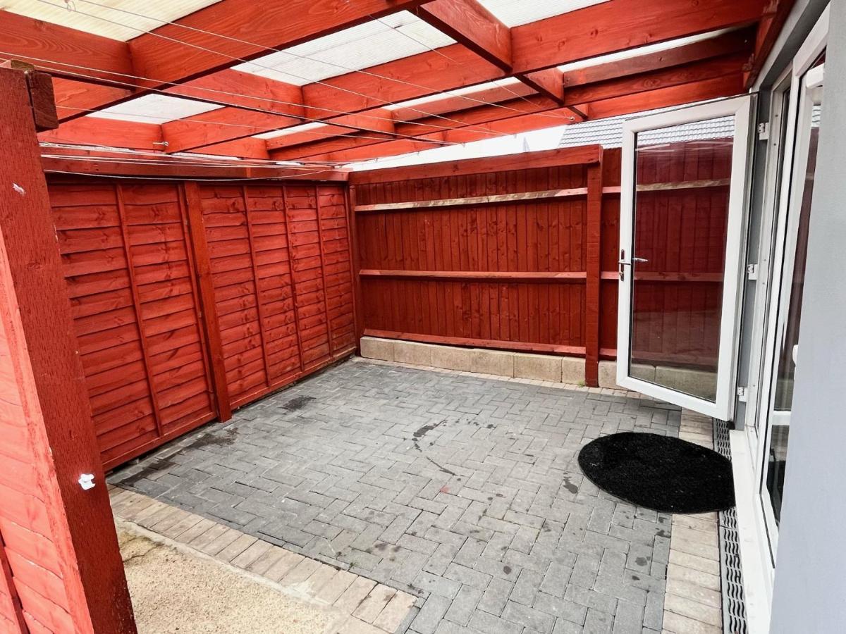 Full Studio Near Heathrow Airport & London Hayes  Esterno foto