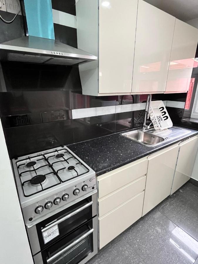 Full Studio Near Heathrow Airport & London Hayes  Esterno foto